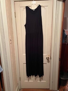 VENUS Black Sleeveless Maxi Dress with Gathered Waist